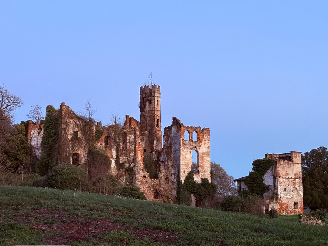 Tenuta Castello - Golf Club Cerrione-Cerrione必去景点