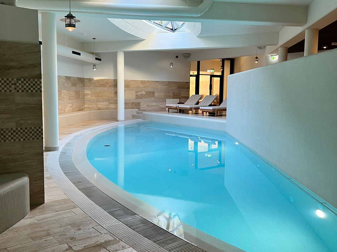 艾尔兹兰酒店孔雀养生 SPA 及维塔利斯酒店主图