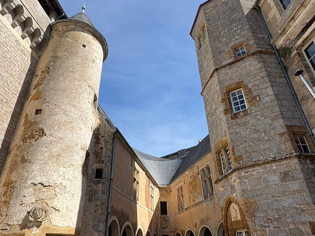 Chateau de Chastellux-Chastellux sur Cure必去景点