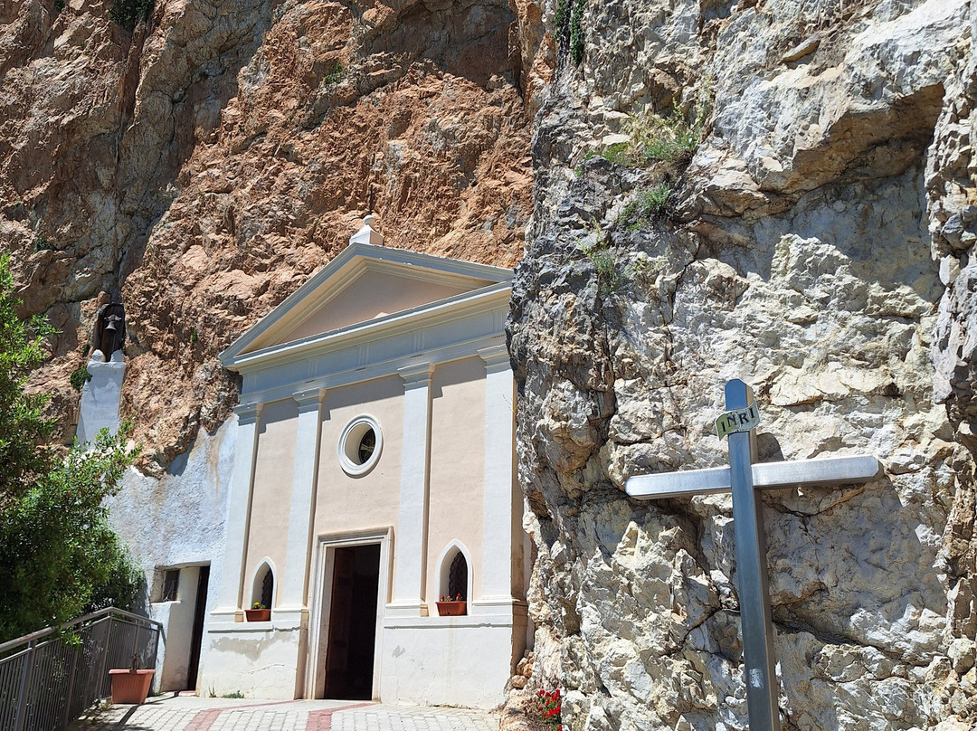 Santuario Della Santissima Trinita Vallepietra-Vallepietra必去景点