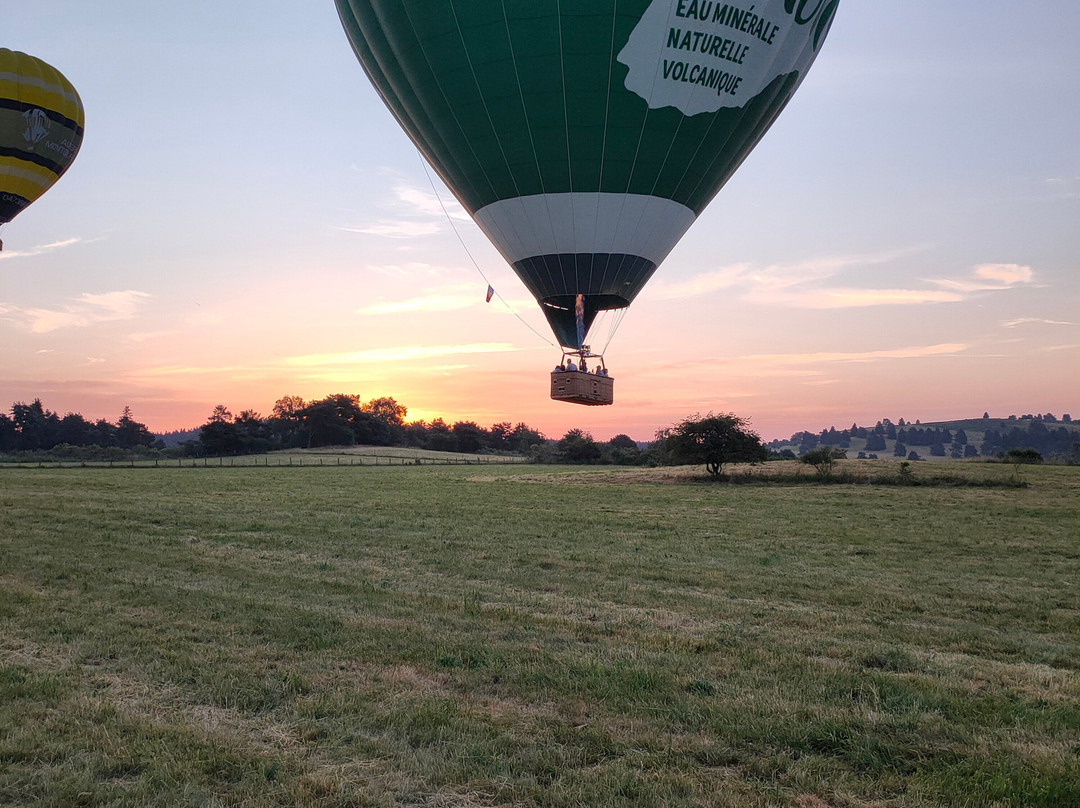 Auvergne Montgolfieres-Chambon-sur-Lac必去景点