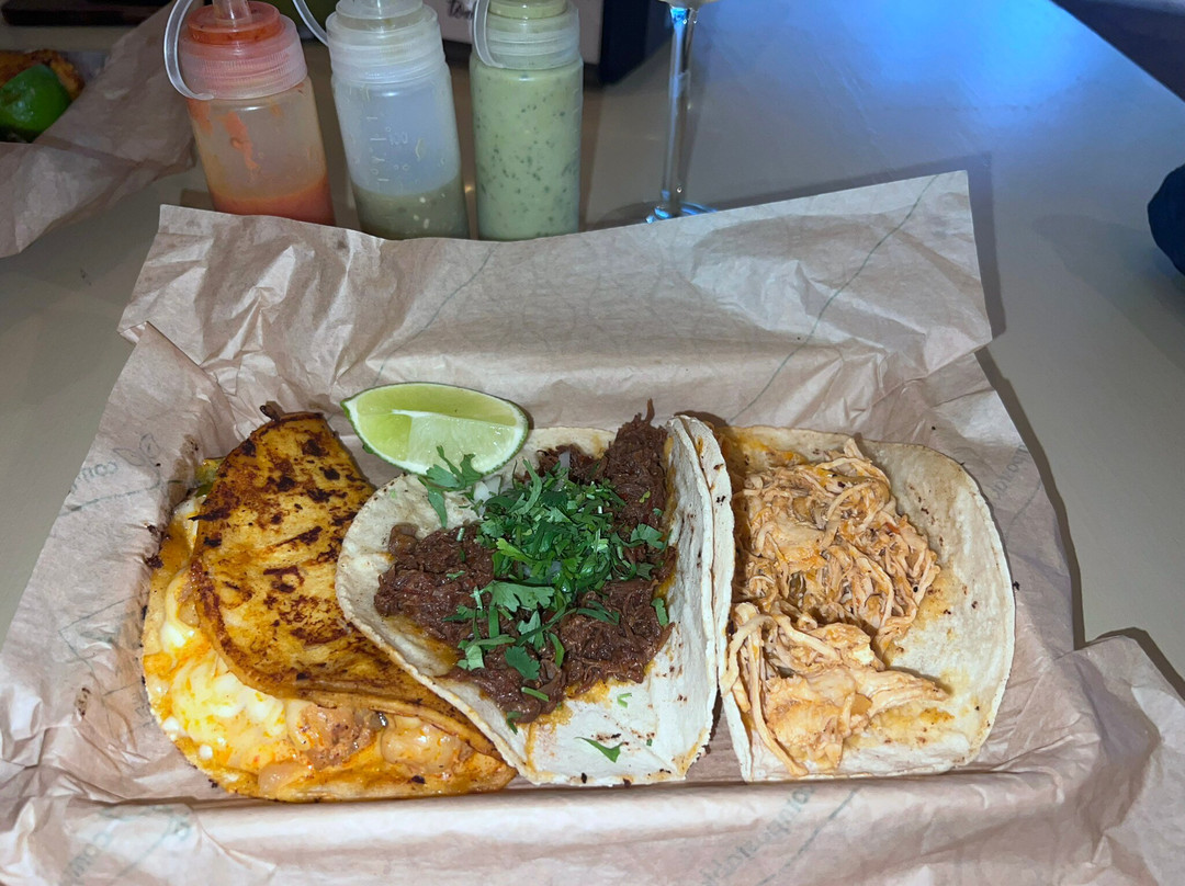 El Tomatillo Taqueria
