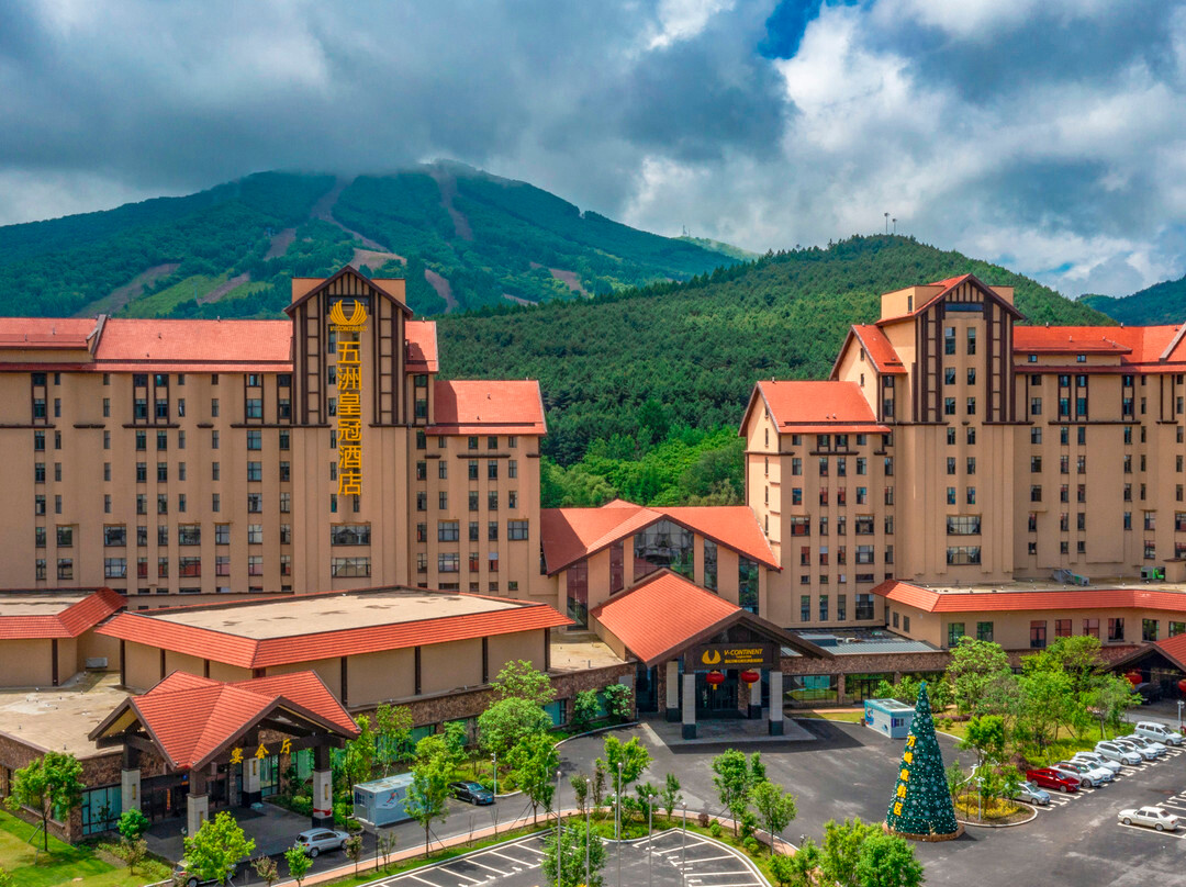 通化万峰五洲皇冠酒店