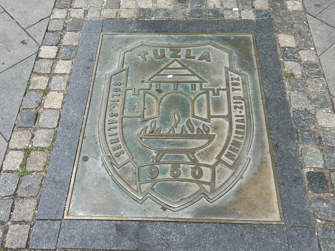 Tuzla Massacre Memorial - Kapija-图兹拉必去景点