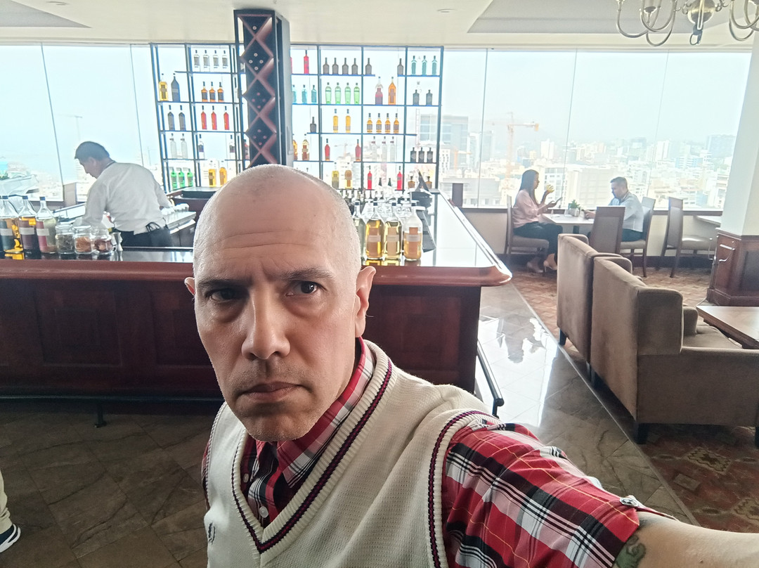 米拉弗洛雷斯高级酒店主图