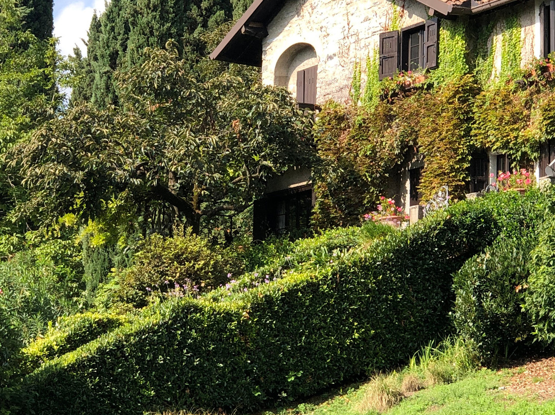 Isola dei Cipressi-Pusiano必去景点