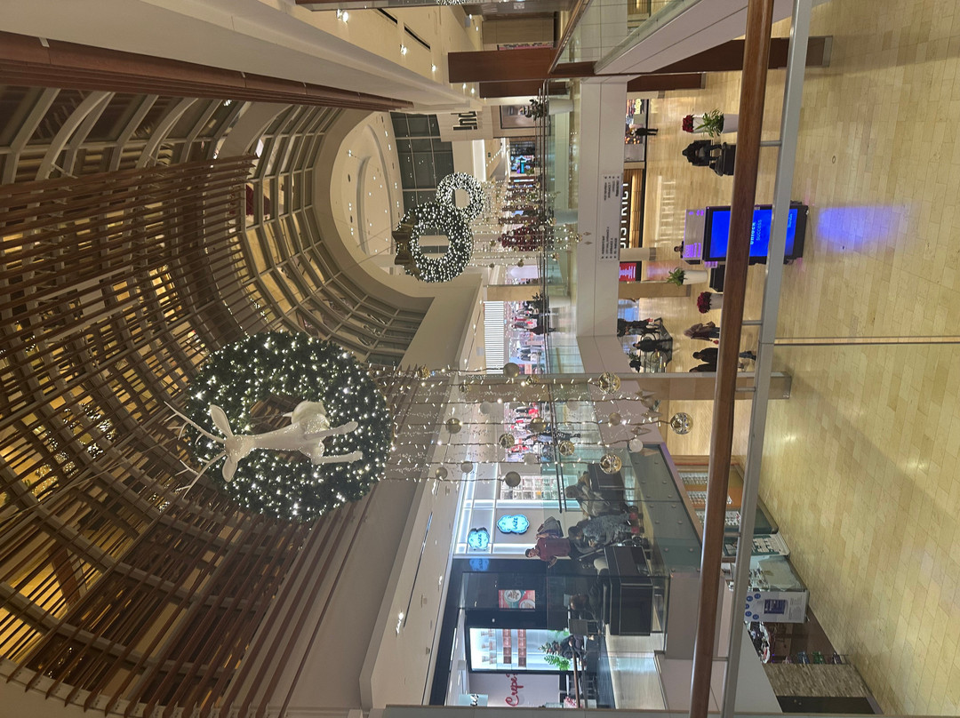 Square One Shopping Centre-米西索加必去景点