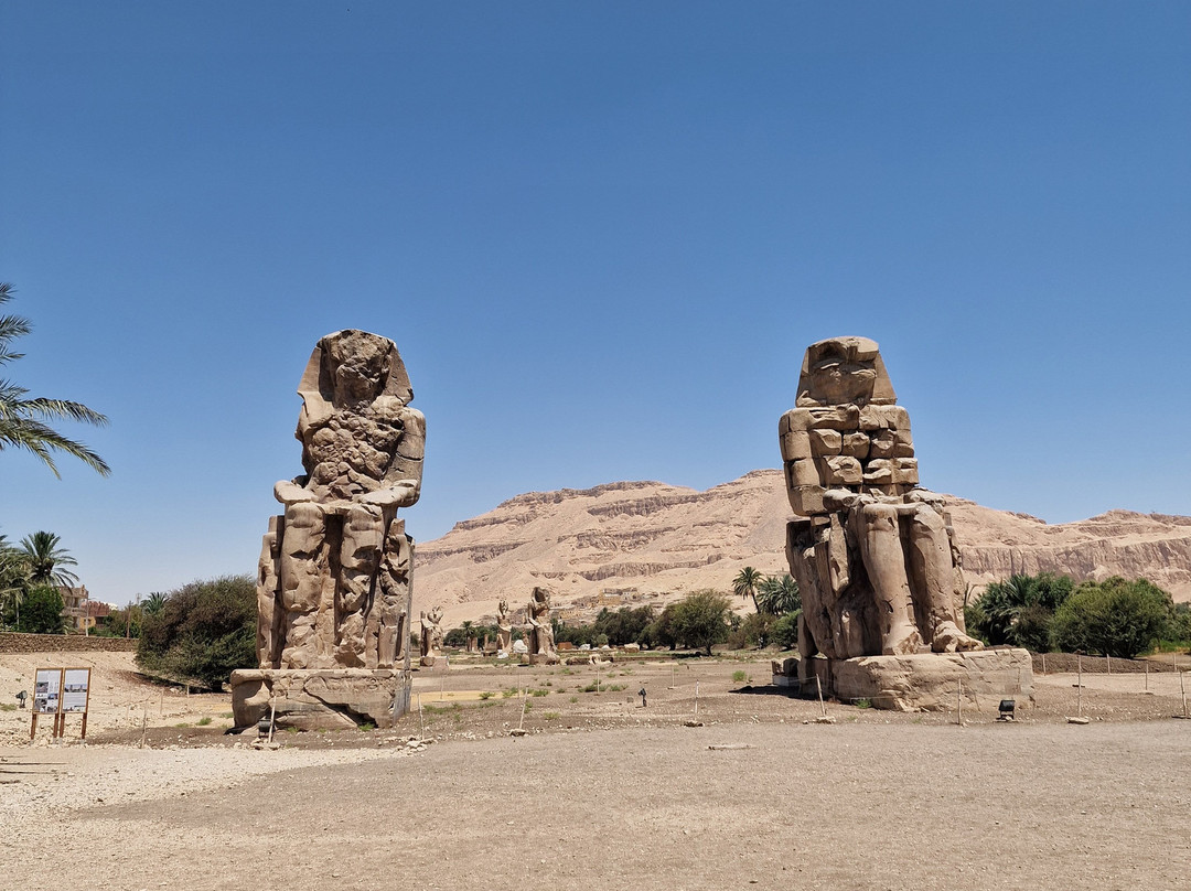Colossi of Memnon-卢克索必去景点