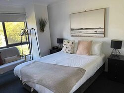 Madsen Retreat主图