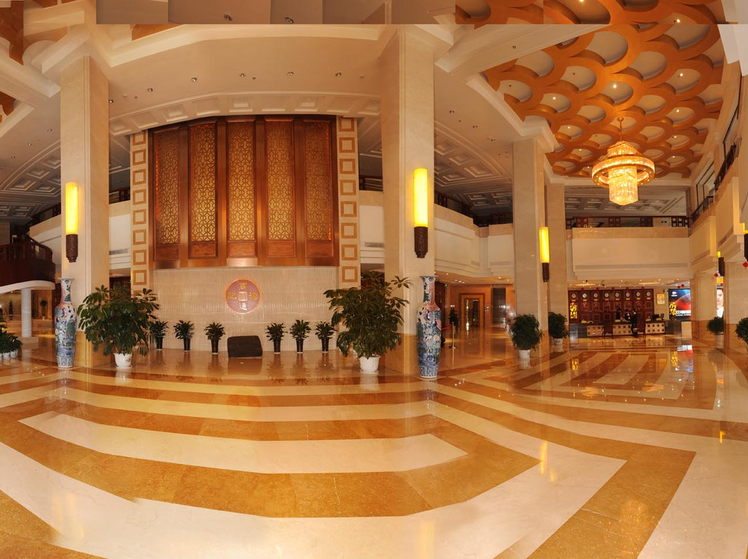 万通源大酒店主图