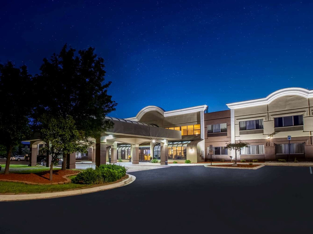 Days Inn & Suites by Wyndham Rochester Hills MI