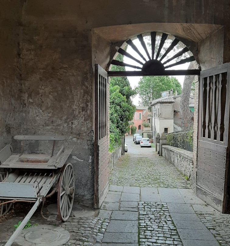 Castello Ferraioli o Castello Farnese di Isola Farnese景点图片