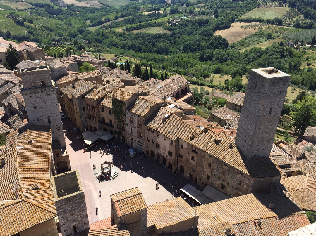 Piazza della Cisterna景点图片