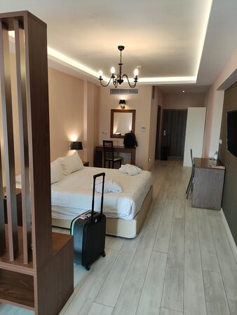 Elegance Luxury Executive Suites主图