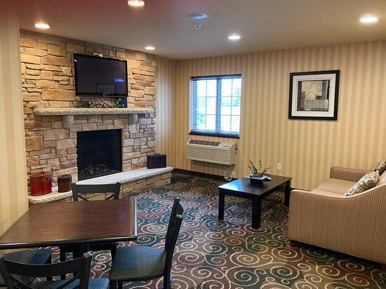 奥什科什科宝斯通旅馆&套房酒店主图