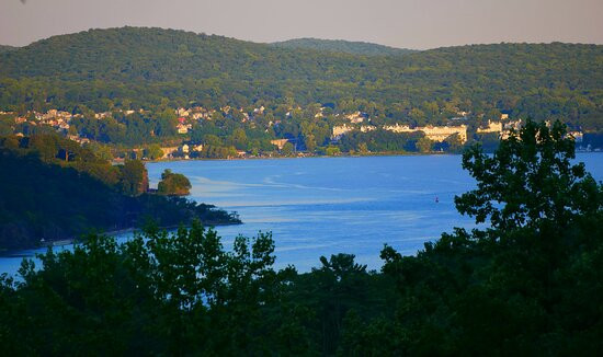 Bear Mountain Inn & Overlook Lodge主图