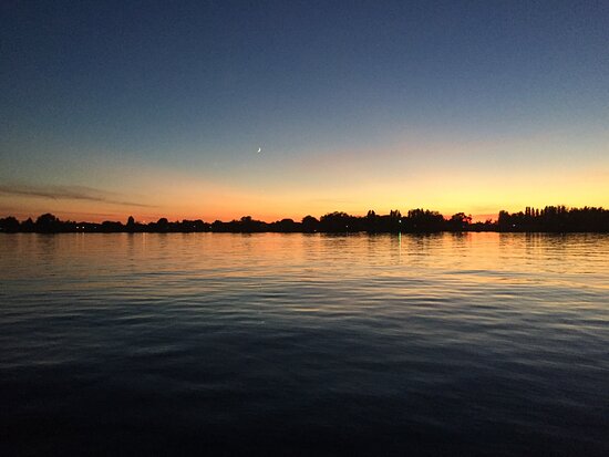 Lakeshore Inn Water Front-泳池