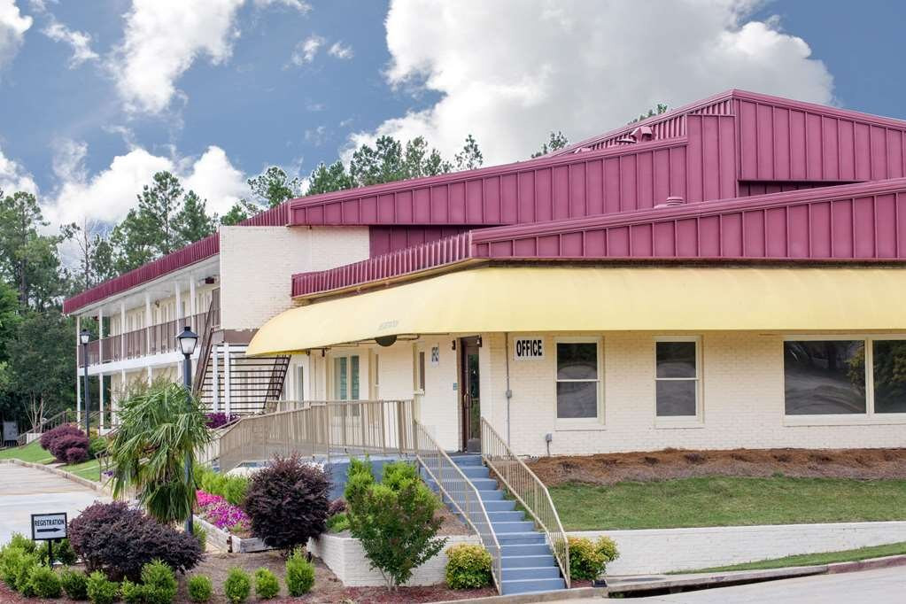 Sandersville酒店住宿-Days Inn by Wyndham Milledgeville