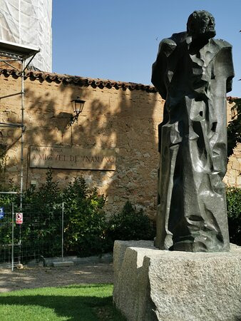 Monumento a Miguel de Unamuno-萨拉曼卡必去景点
