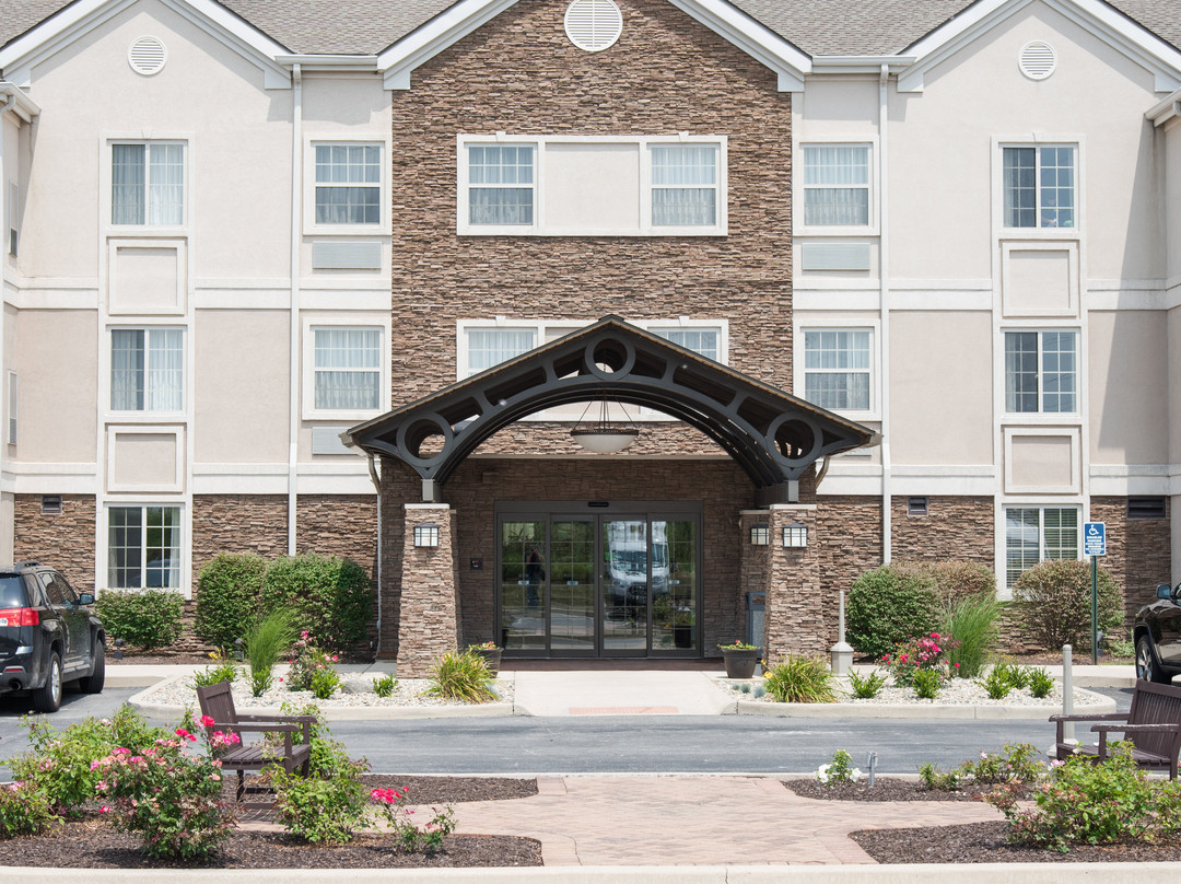 韦恩堡驻桥套房酒店主图