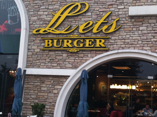 Let s Burger Solana