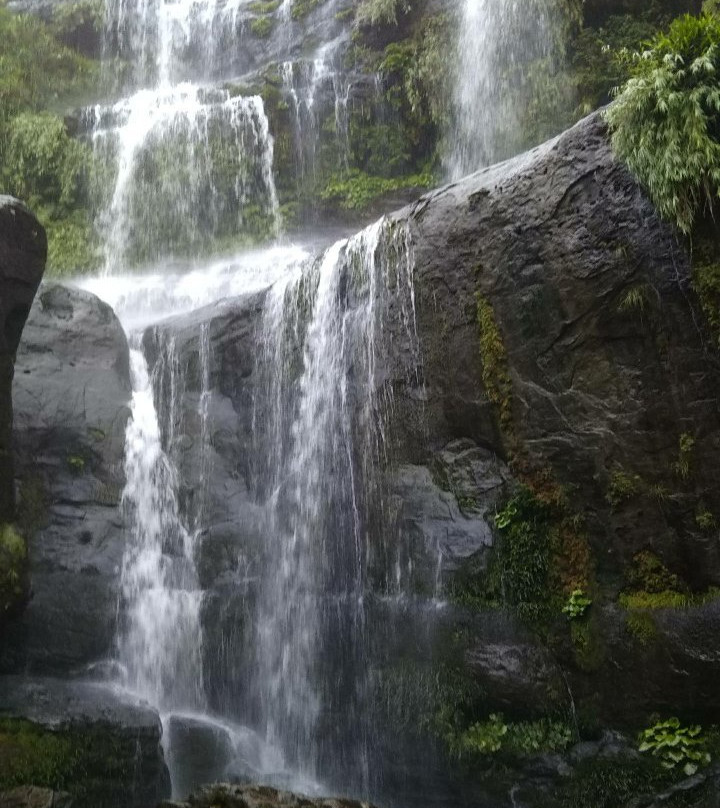 Yutsun Waterfall景点图片