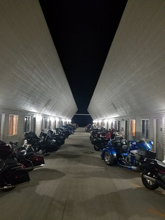 Iron Horse Inn主图