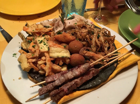 Pontesesto餐馆和美食-De Pasajo Dal Marchigiano