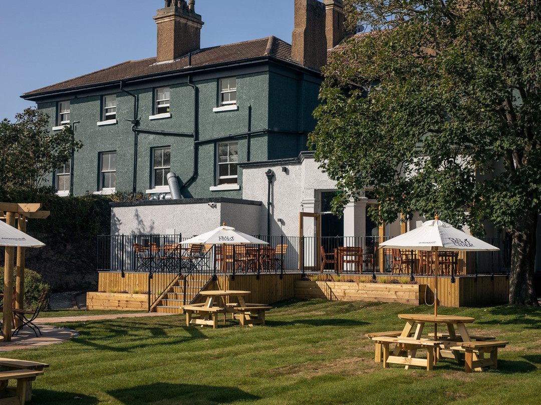 Hightown餐馆和美食-The Hightown Inn