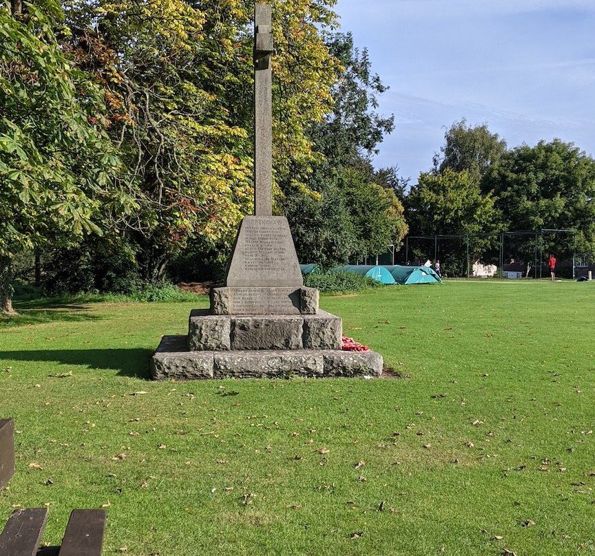 Hambrook War Memorial景点图片