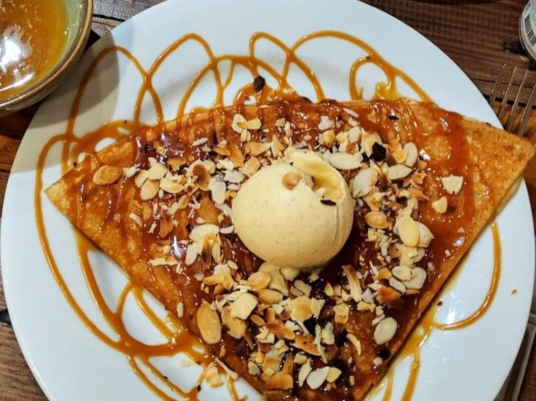 Lucette fait des Crepes