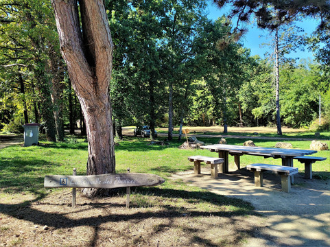 Parc De Loisirs De Guesnes