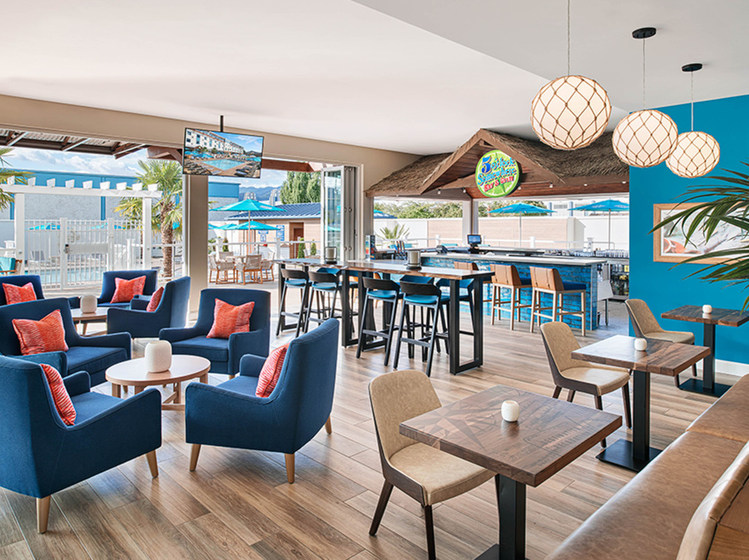 5 O'clock Somewhere Bar & Grill