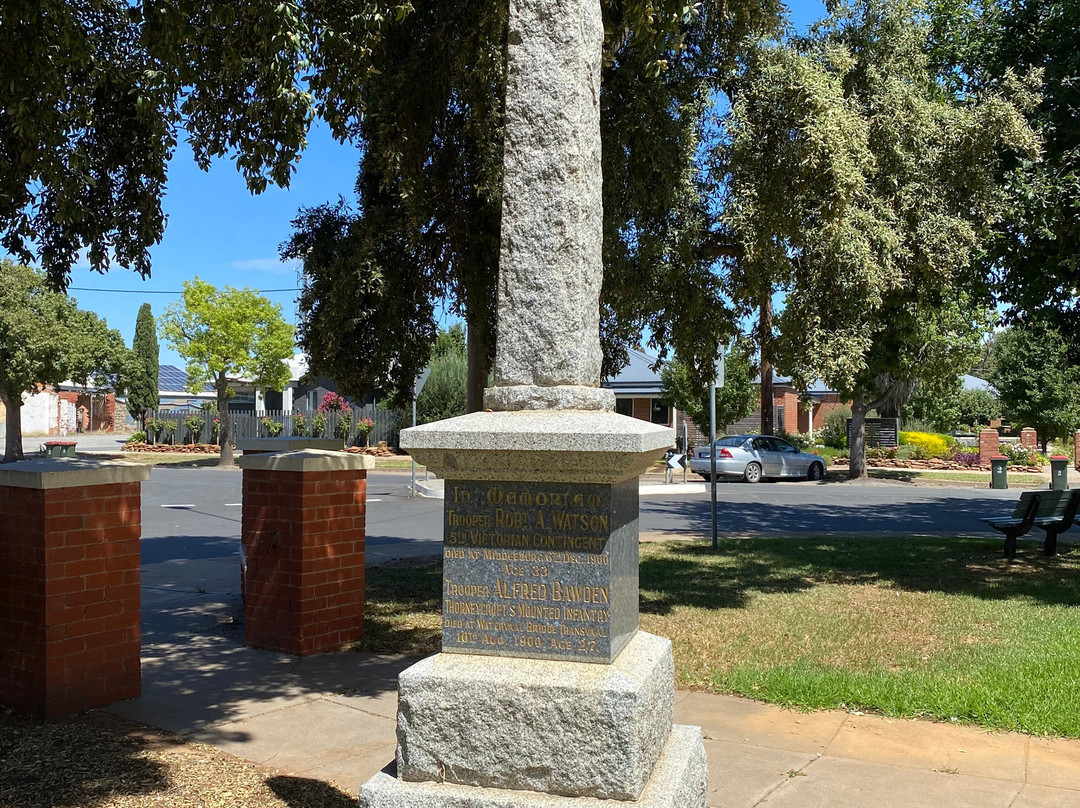 Elliott Gardens-Charlton必去景点