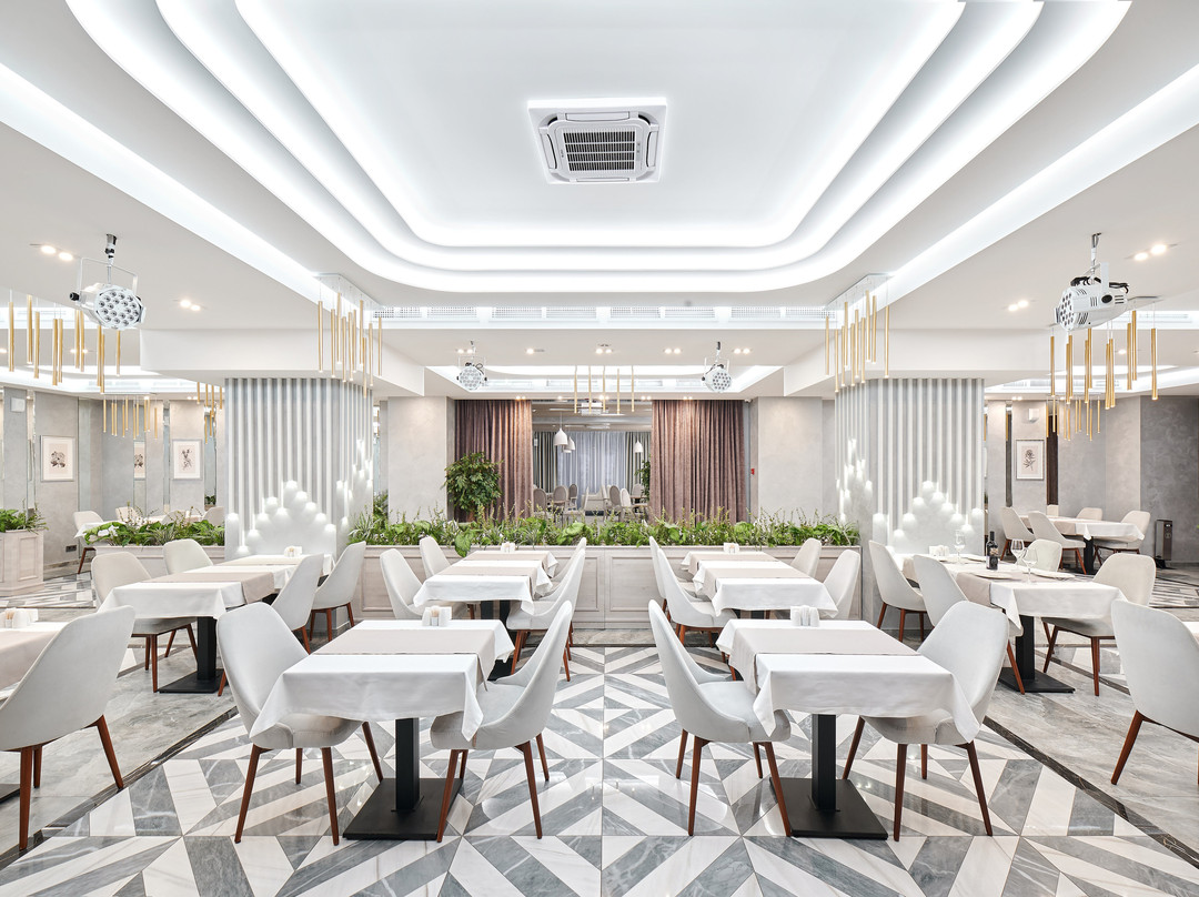 White Hill Hotel主图