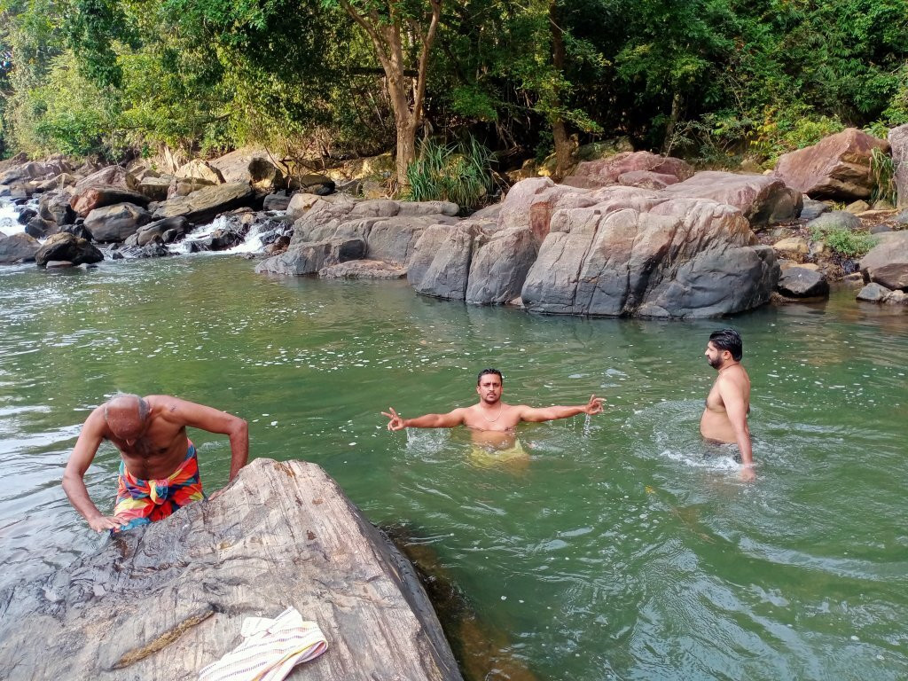 Theliella Falls-Warakapola必去景点