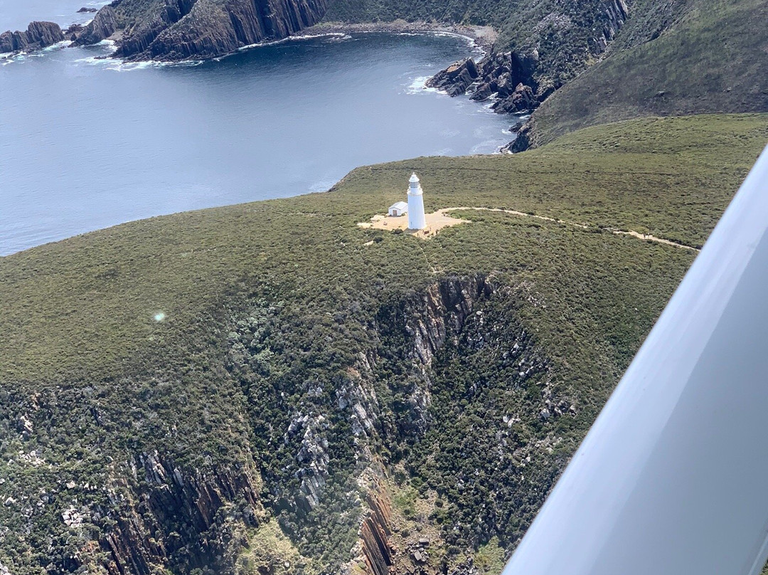 Island Scenic Flights景点图片