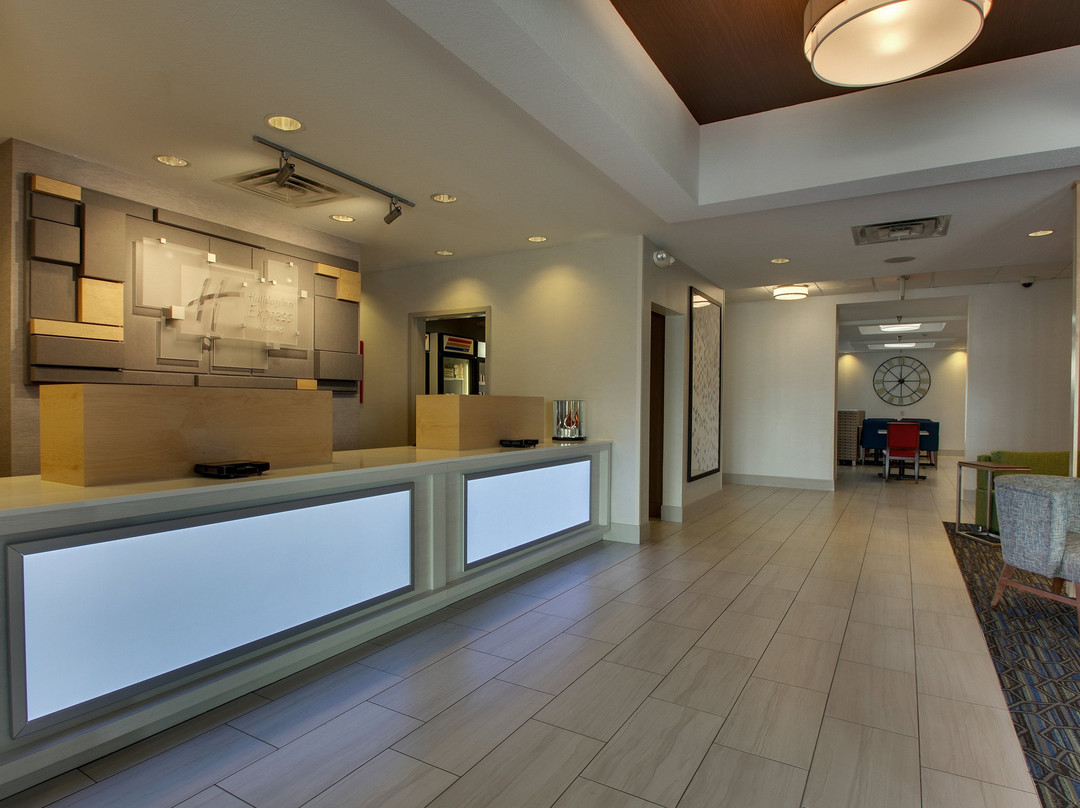 Holiday Inn Express & Suites Morris By IHG主图