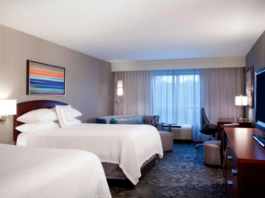 Courtyard by Marriott Bloomington主图