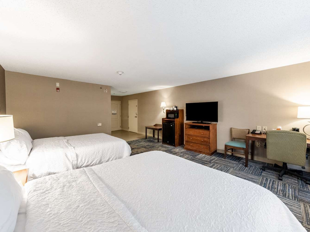 Hampton Inn Greenfield主图