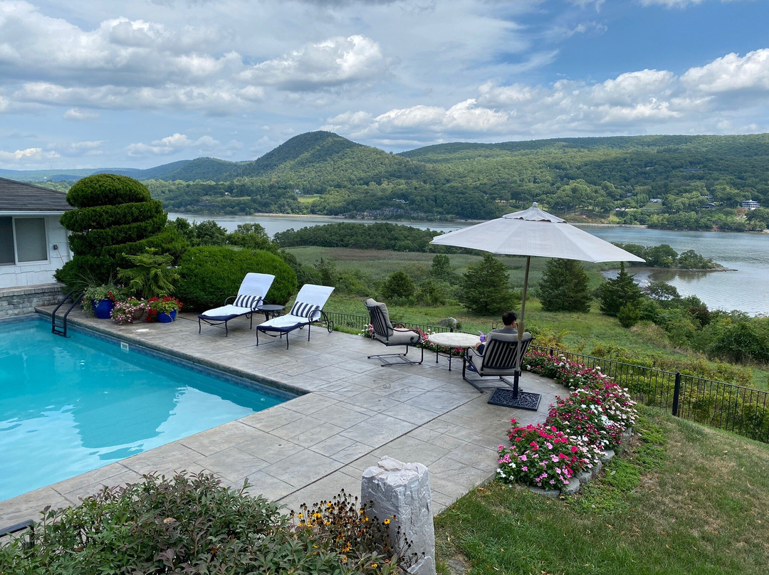 Overlook on Hudson主图