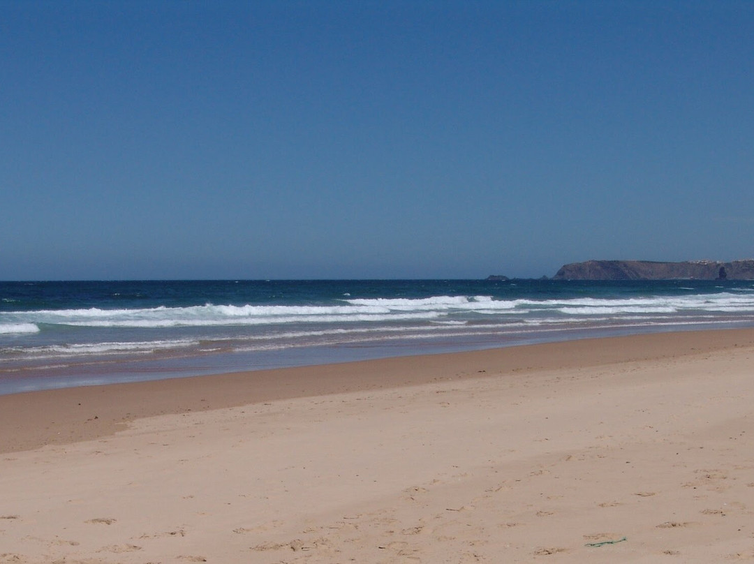Vale Figueiras Beach景点图片