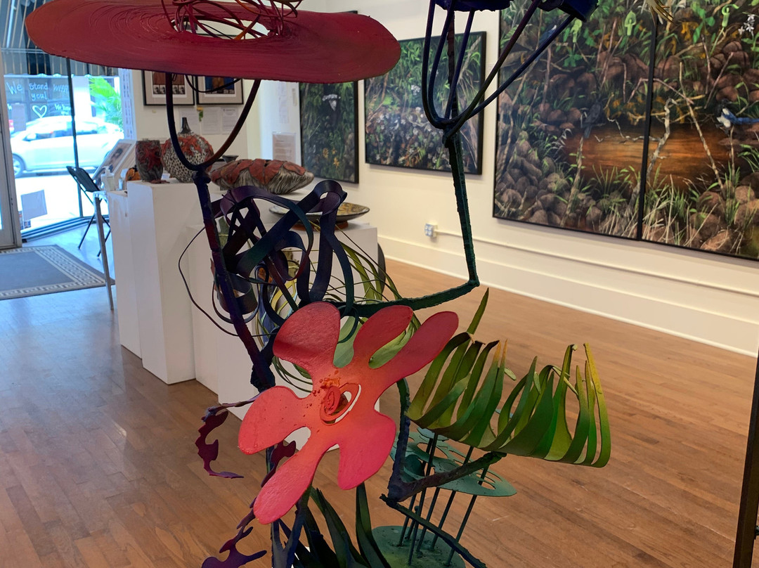 Artisan Gallery 218-西得梅因必去景点