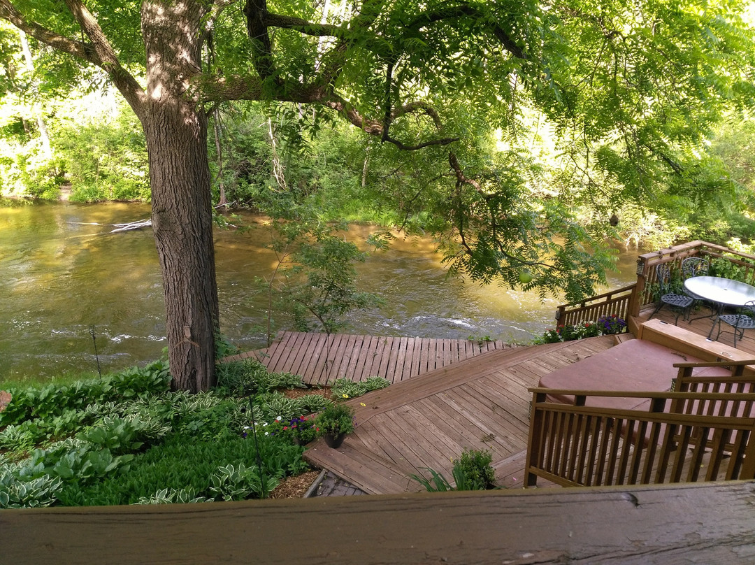 Stone Waters Inn主图