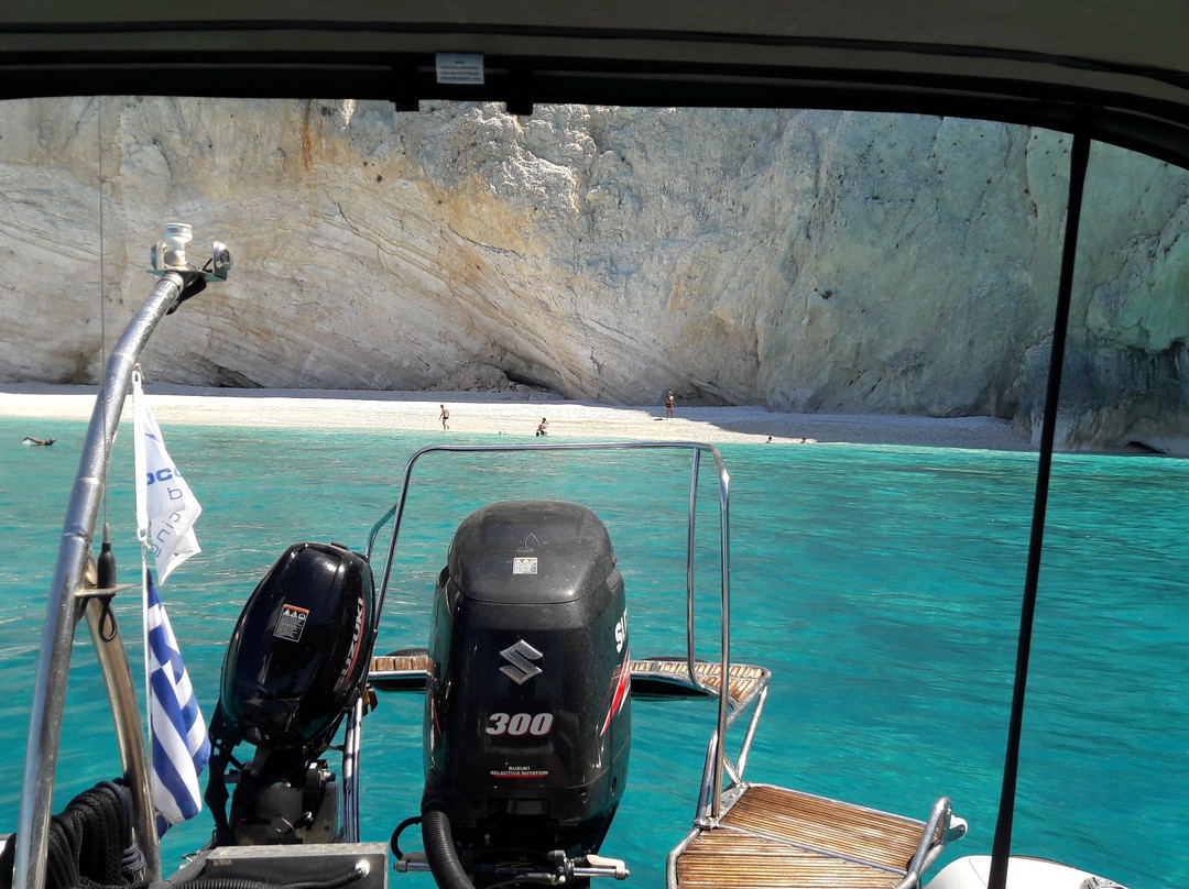 Occhi Verdi boating景点图片