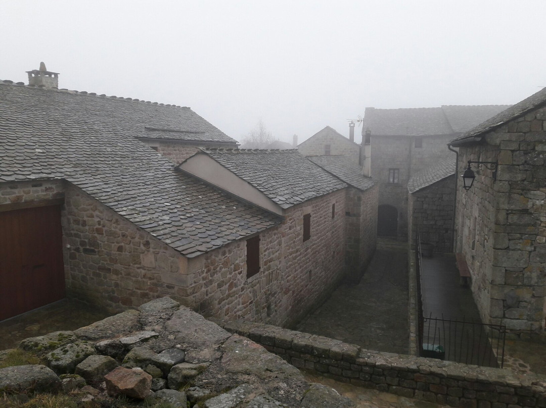 The Tower of La Garde-Guerin景点图片