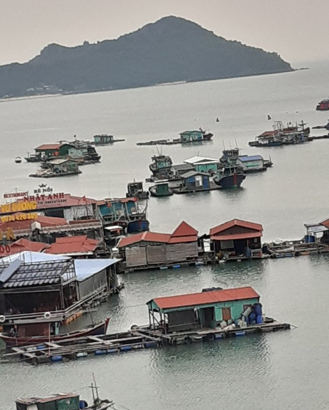 吉婆岛日出度假酒店主图