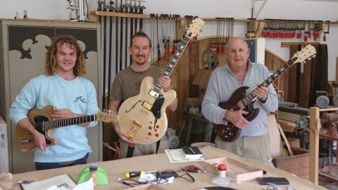 Wildwood Instruments Art Gallery & Guitar Making Courses-戴尔斯福特必去景点