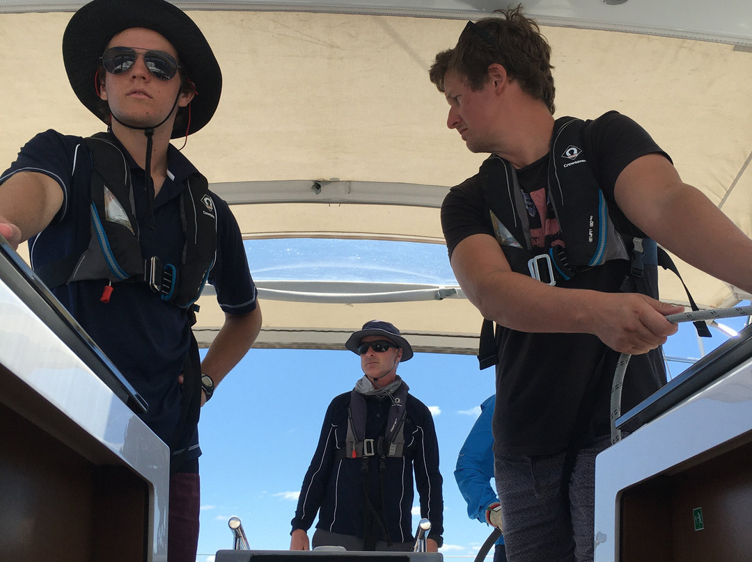 Oceanwest Charters-巴瑟尔顿必去景点