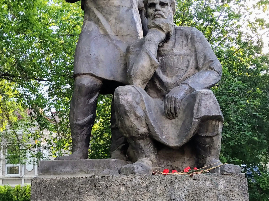 Monument to Rezhevsky Craftsmen-Founders of the Plant景点图片